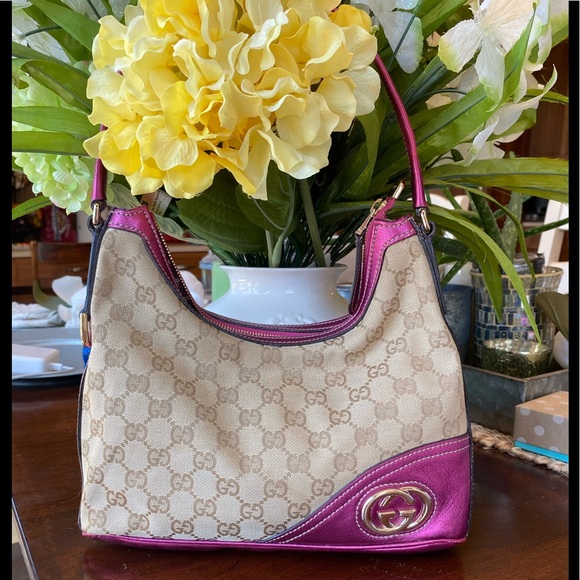 Gucci Handbags - 🎉HOST PICK🎉Gucci  GG Canvas/Metallic Leather bag